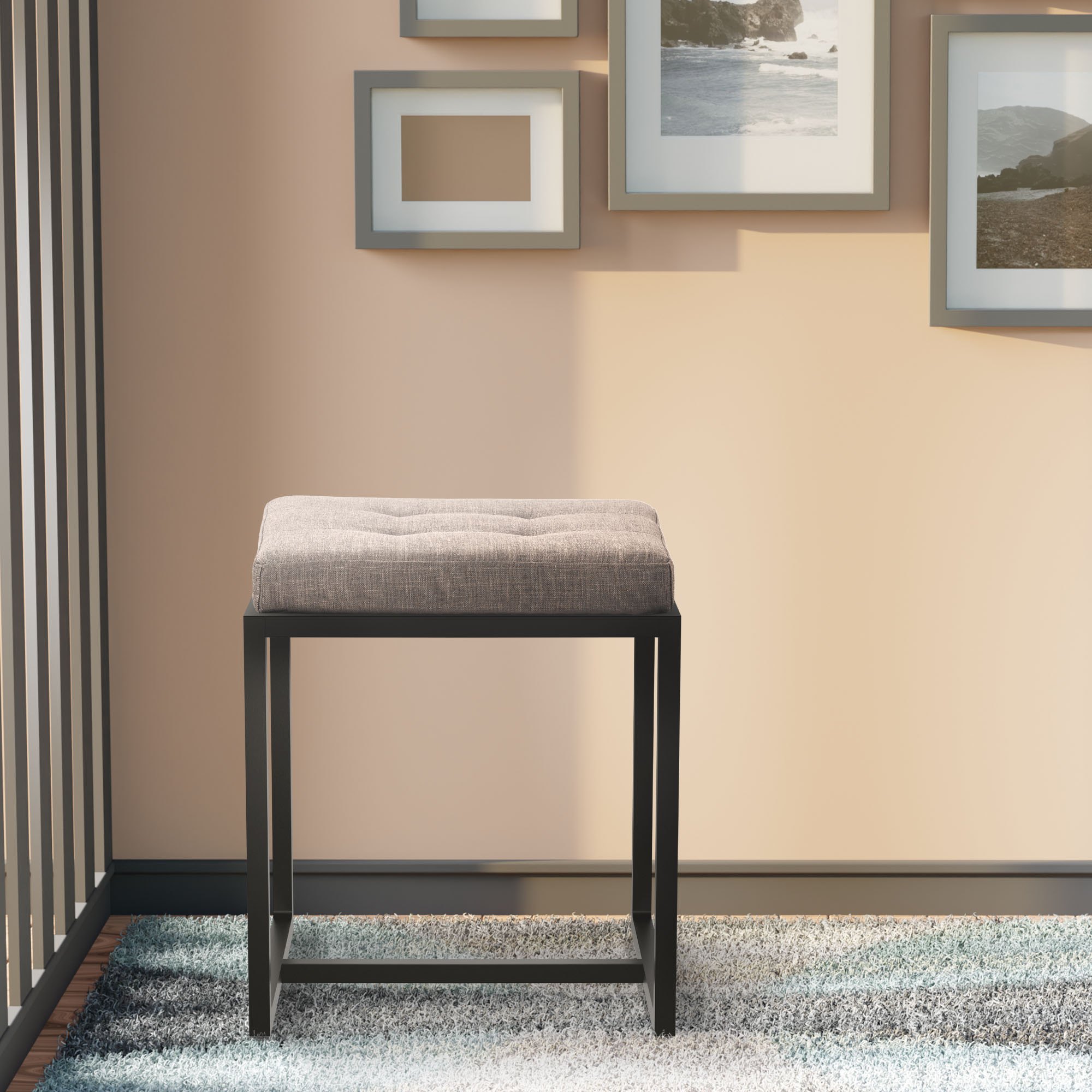 Sgabello Barci con struttura nera