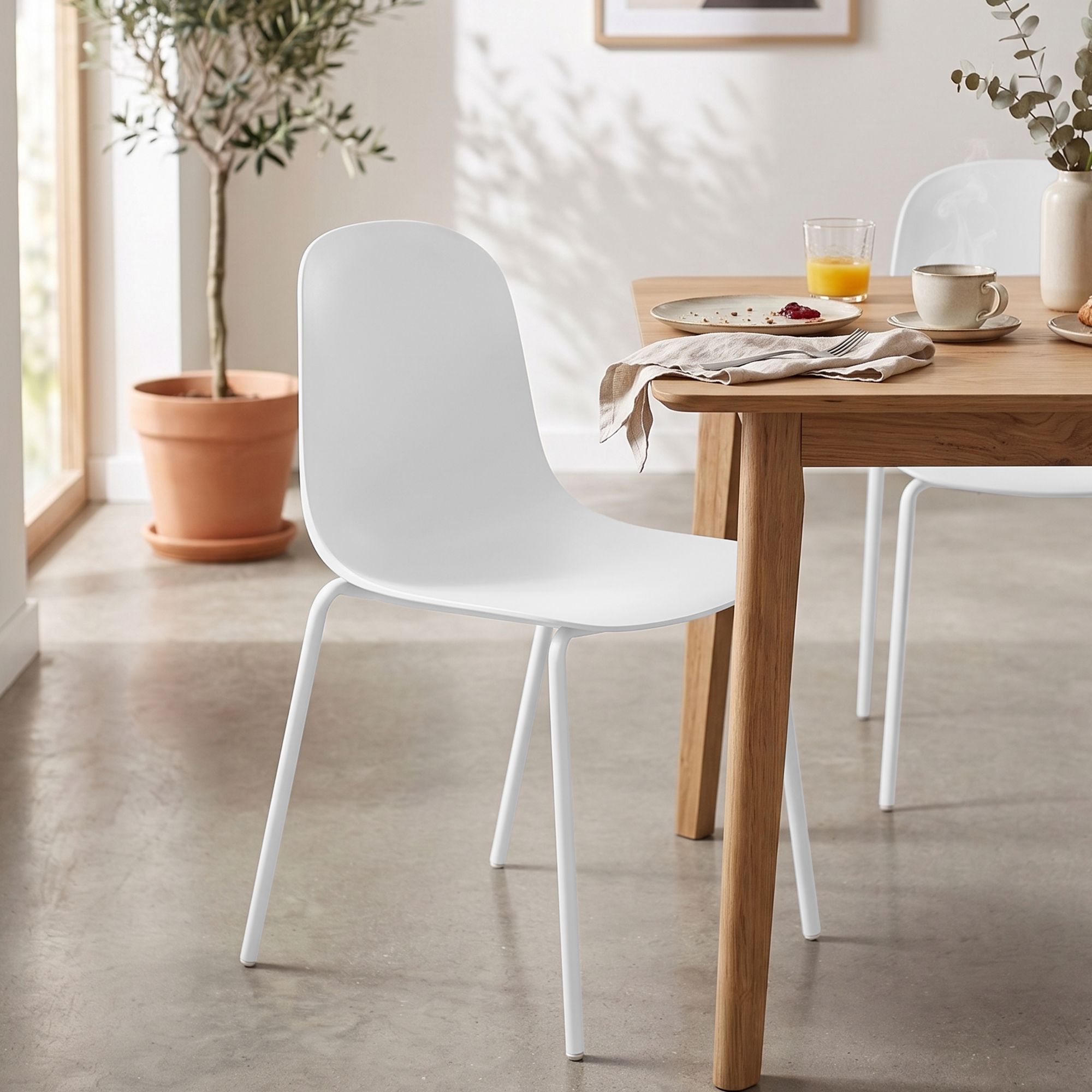 Sedia Hardin elegante e resistente ideale per casa o ufficio design moderno facile da pulire