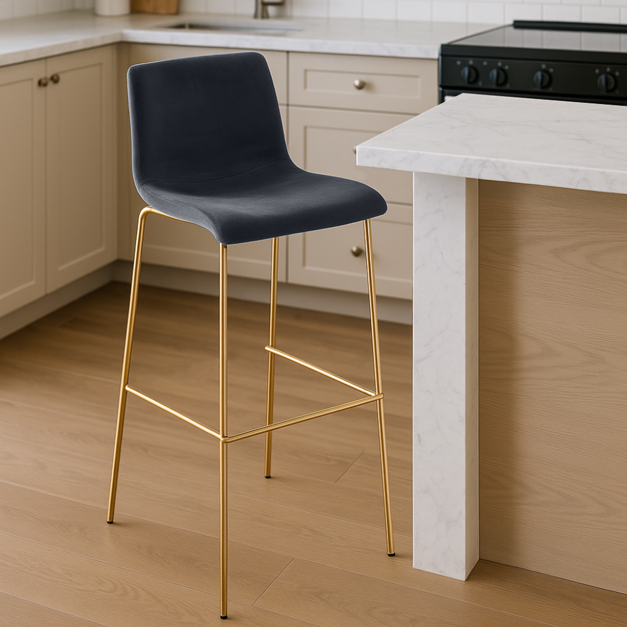 Sgabello da bar Hoover in velluto con struttura a quattro gambe oro