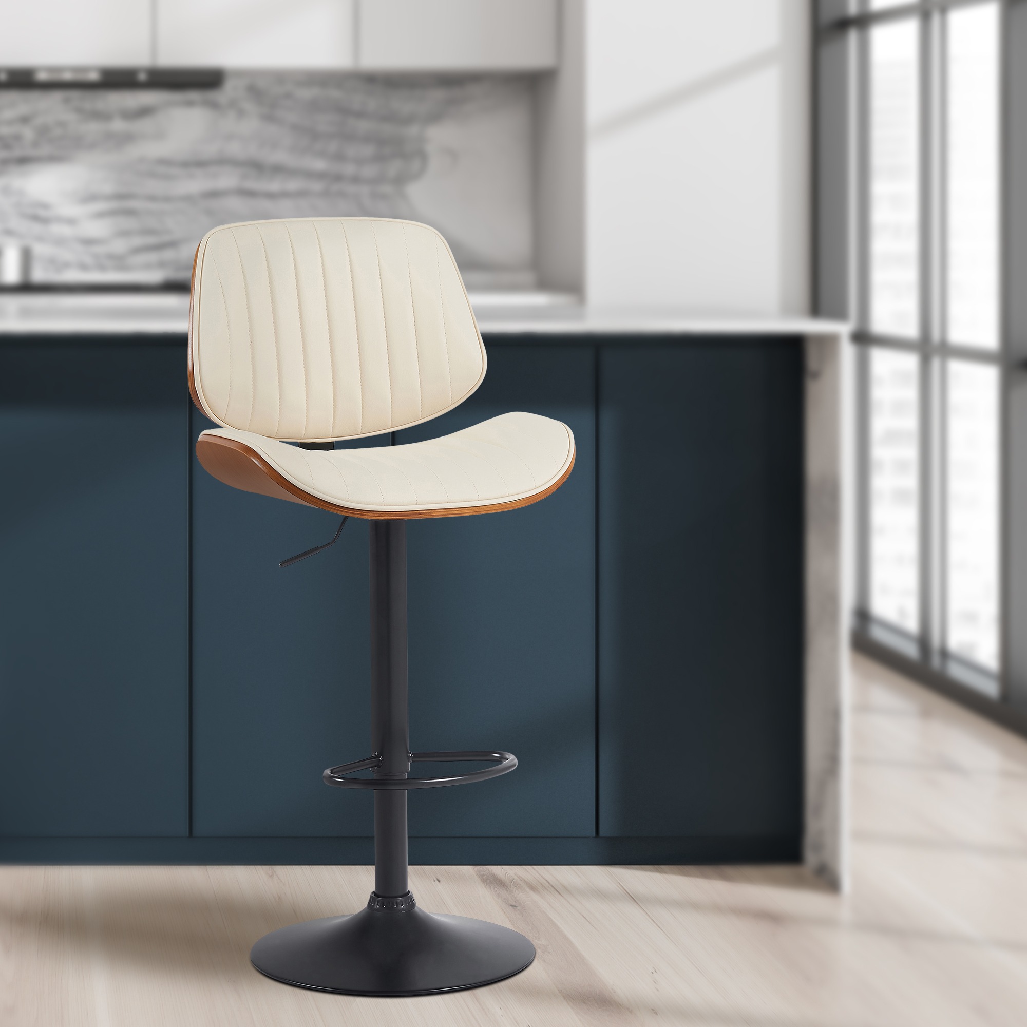 Set di 2 sgabelli da bar Clawson in similpelle