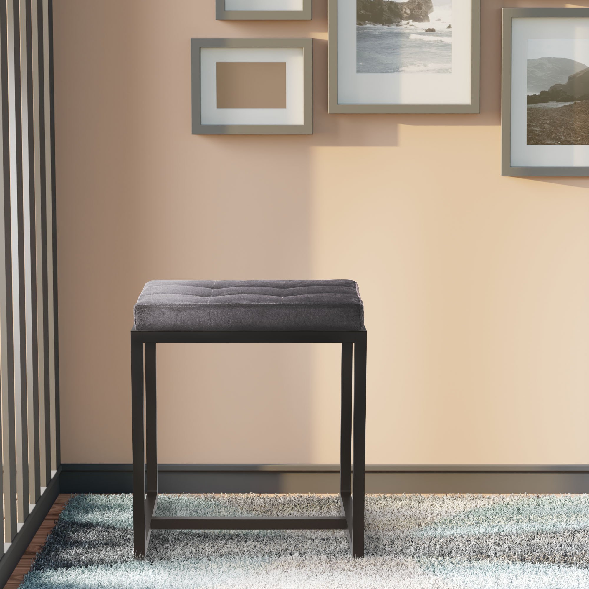 Sgabello Barci con struttura nera
